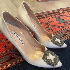 Manolo Blahnik Hangisi EU 37.5 / US 7.5